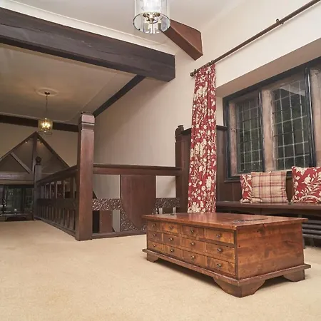 Ladstock Hall Thornthwaite Sleeps 10 With Private Garden Close To Lake Bassenthwaite & Keswick