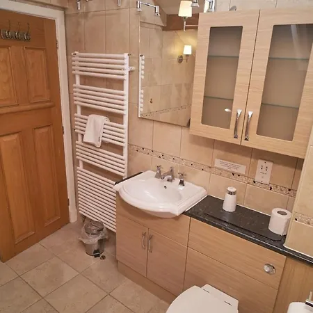 Ladstock Hall Thornthwaite Sleeps 10 With Private Garden Close To Lake Bassenthwaite & Keswick *